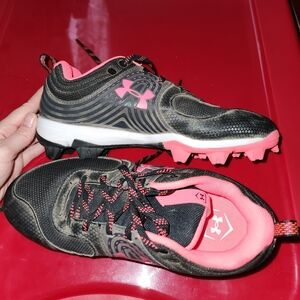 Underarmour Cleats Womens 6